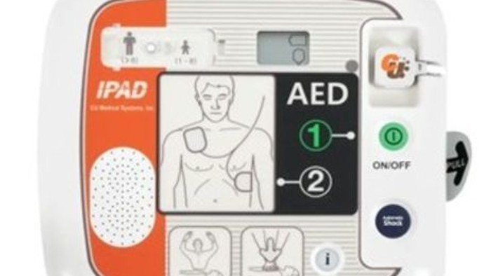Automatisierter Externer Defibrillator (AED) mit schrittweisen Sprach- und visuellen Anleitungen für den Notfalleinsatz.
