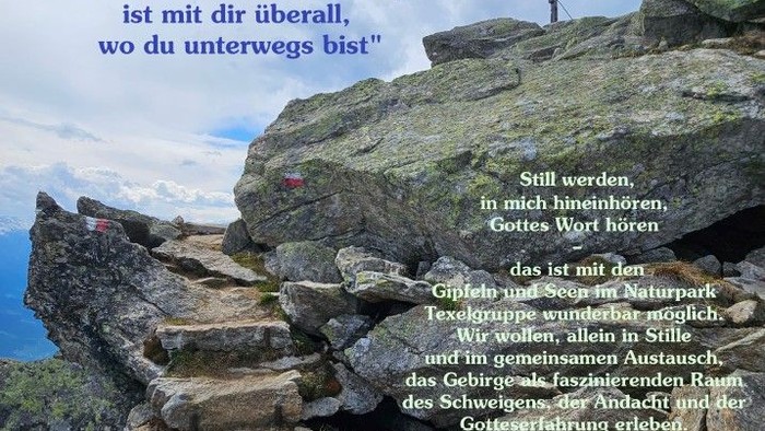 Ausschnitt eines Berggipfels mit Gipfelkreuz, Texten und Kontaktinformationen