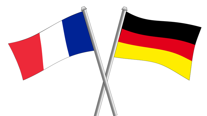 Grafik: gekreuzte französische und deutsche Flagge.