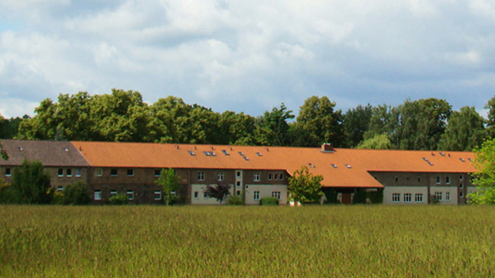 Außenansicht der Abtei St. Gertrud