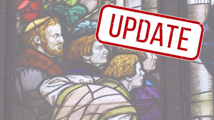 Ausschnitt aus dem Reformationsfester in der Apostel-Paulus-Kirche mit Schild