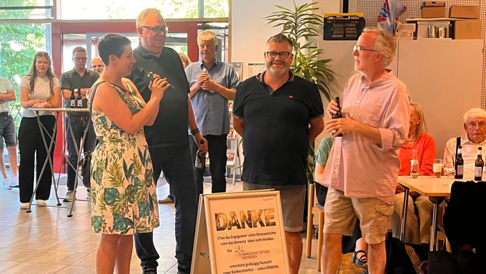 Auf dem Foto sieht man Pfr. Lena Stubben, Pfr. Jörg Zweihoff, Küster Markus Heinze und Kirchenmusiker Christian Schauerte.
