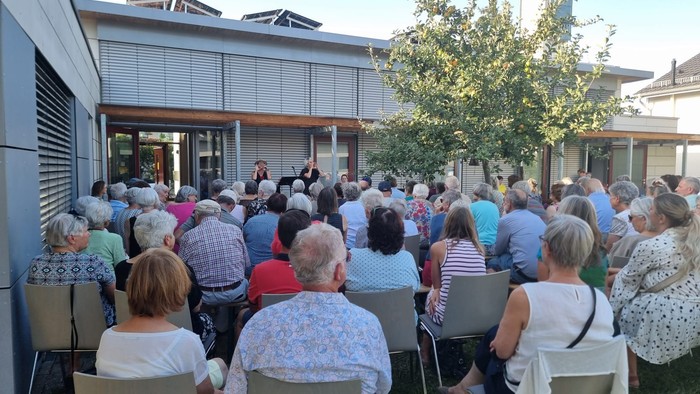 100 BesucherInnen im Pfarrgarten