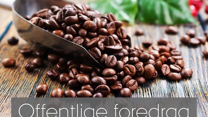 Offentlig forelæsning om naturvidenskab på Aarhus Universitet med kaffebønner og grønne planter.