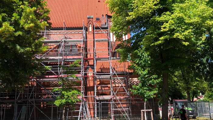 Einrüstung der Kirche