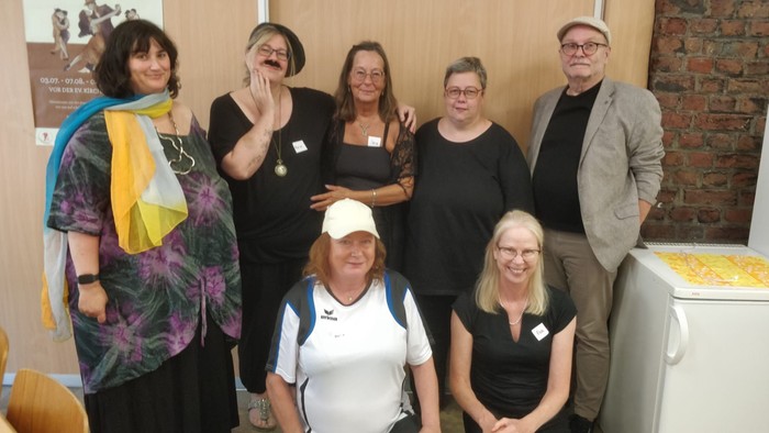 Darsteller eines spannenden Krimidinners in der Viersener Kreuzkirche