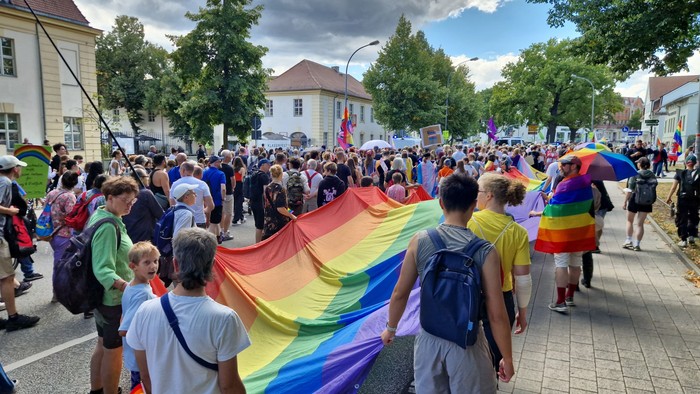 Der CSD-Zug zieht durch Königs Wusterhausen