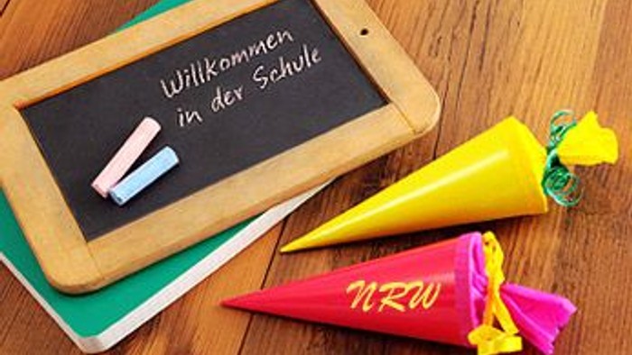 Ein Tafel mit der Aufschrift