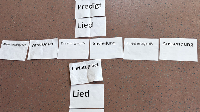 Kreuz mit Worten