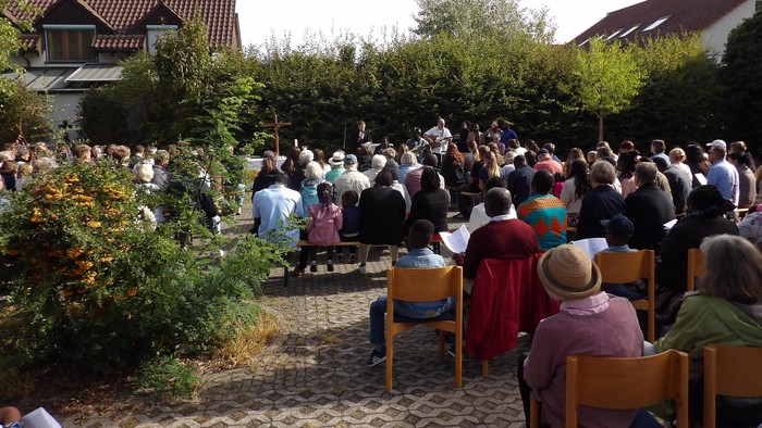 Gottesdienst Hardtstiftung in der Totalen 