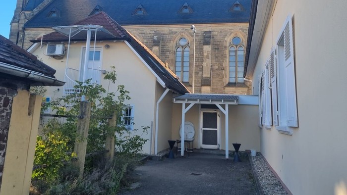Das Gemeindehaus und die Nordkirche