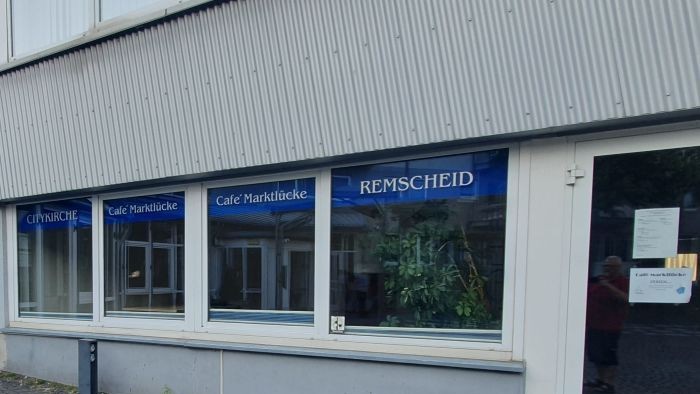 Zugang neuer Standort des Gemeindebüros vom Vaßbenderplatz