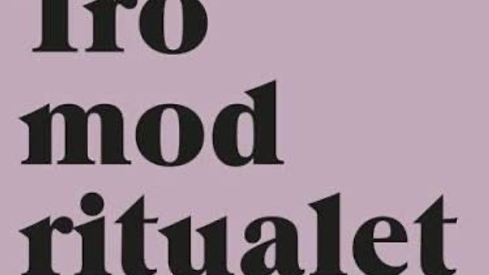 Forsiden af bogen: Kristendommen ifølge Søren Ulrik Thomsen Tro mod ritualet, Eksistensen (forlag) baggrundsfarve støvet lilla