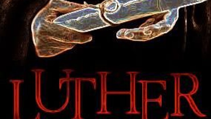 Stilisierte Grafik einer Hand, die einen Schlüssel hält, mit dem Wort „LUTHER“ in fetten roten Buchstaben darunter.