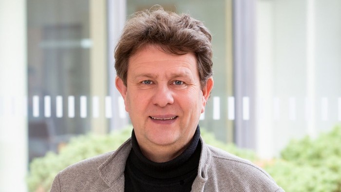Dr. Martin Fricke