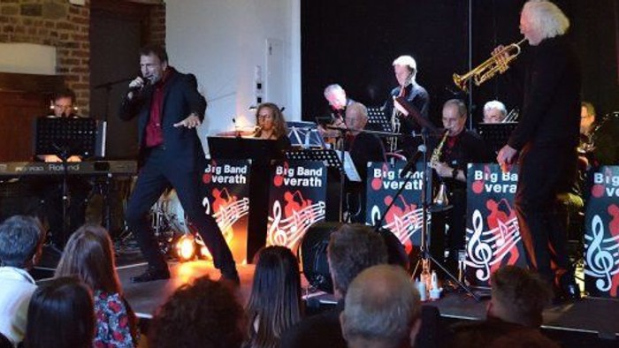 Musikalisch geht es in diesem Gottesdienst um Stücke von verstorbenen Musikgrößen – präsentiert von der Big Band Overath.