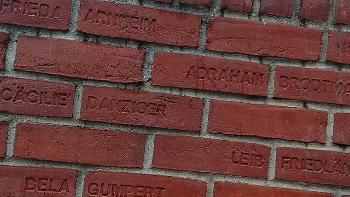 Namensmauer am Lindenufer