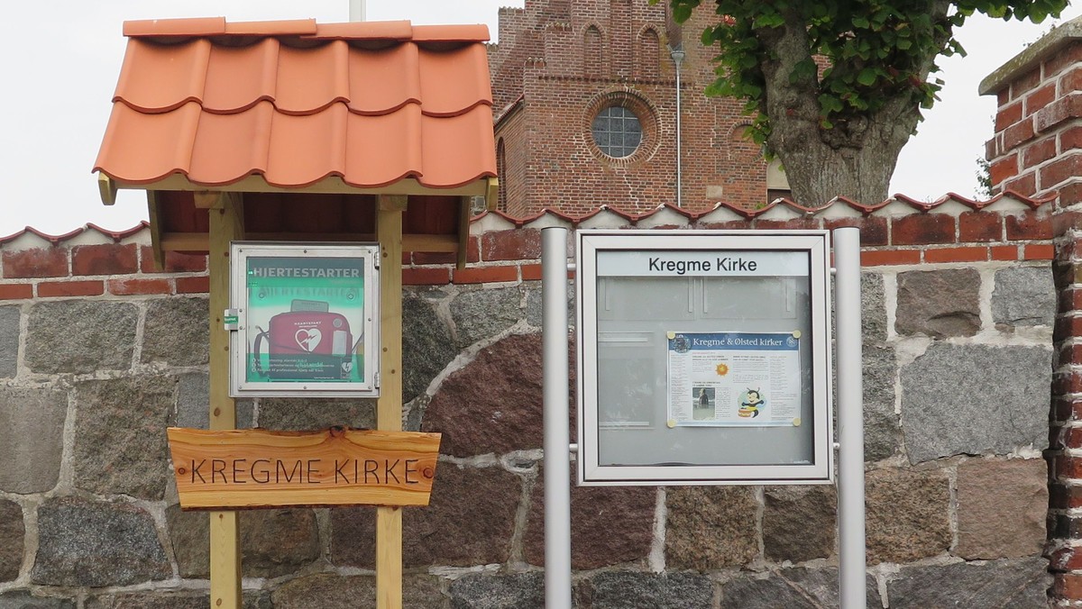 Hjertestarter foran Kregme Kirke