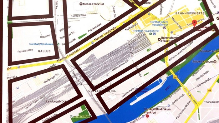 Der Stadtplan zeigt verschiedene Stadtteile und Straßenverläufe.