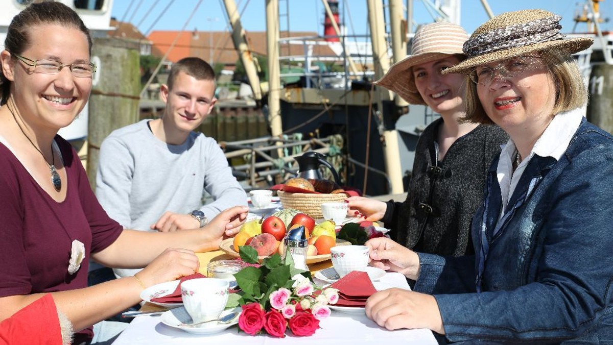 Frühstück mit Blick aufs Meer