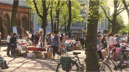 Alles zum Thema Trödelmarkt vor der Heilandskirche
