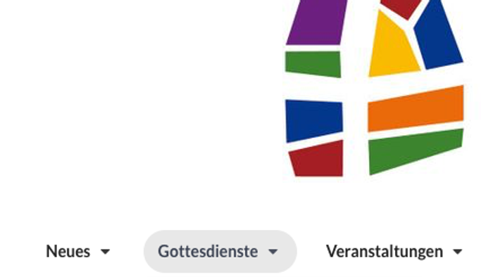 Kinder sitzen auf Treppenstufen und schauen auf ein Buch, mit Text in Deutsch