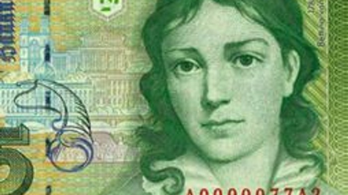 Das Bild zeigt eine 500-Rubel-Note mit einem Porträt einer Frau.