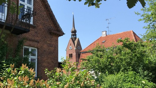 Regeringens nye tiltag påvirker bisættelser og årets konfirmationer