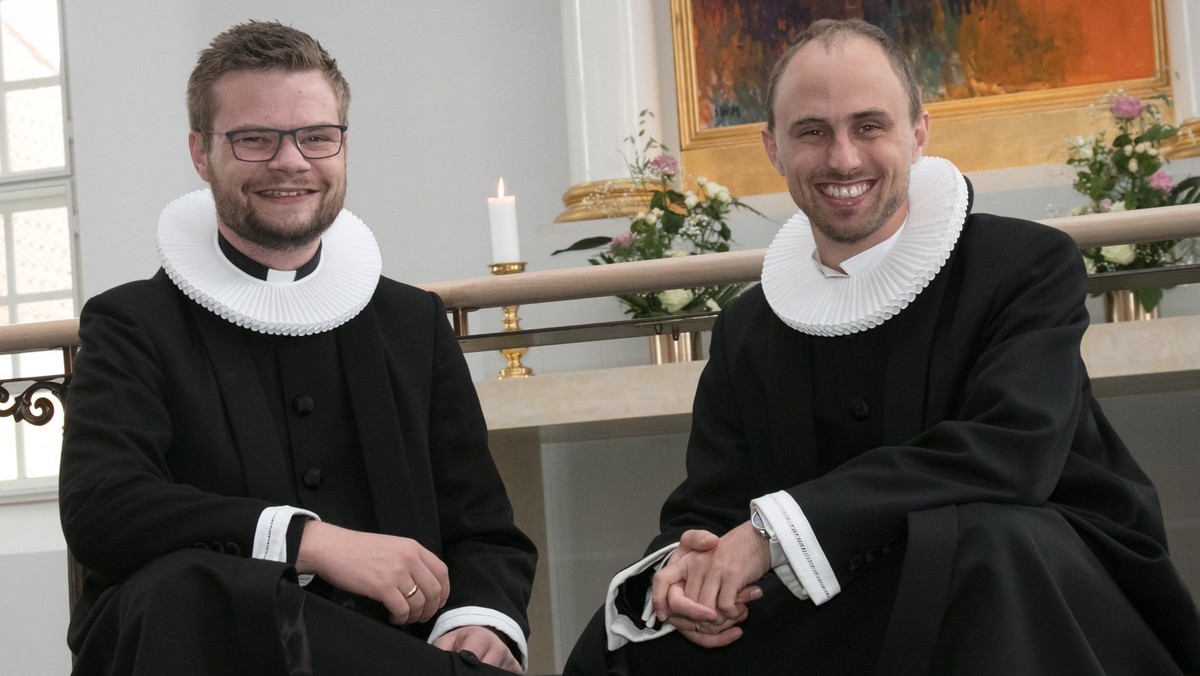 Video-hilsen fra begge præster
