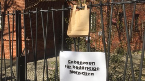 Der Gabenzaun an der Heilandskirche
