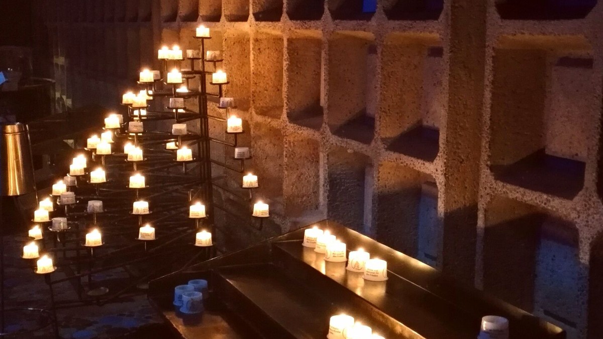 Gern auch für Ihre Gebetsanliegen: Fürbittandachten in der Gedächtniskirche am Donnerstag um 18 Uhr