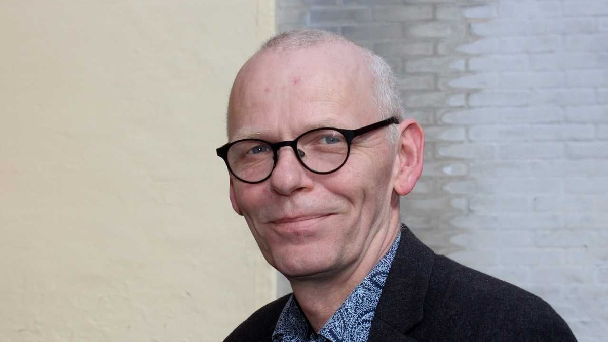 Vi må stå sammen i tro, håb og kærlighed – på afstand!