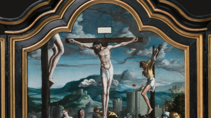 Dreiteiliges Altarbild mit Kreuzigungsszene und Heiligenfiguren