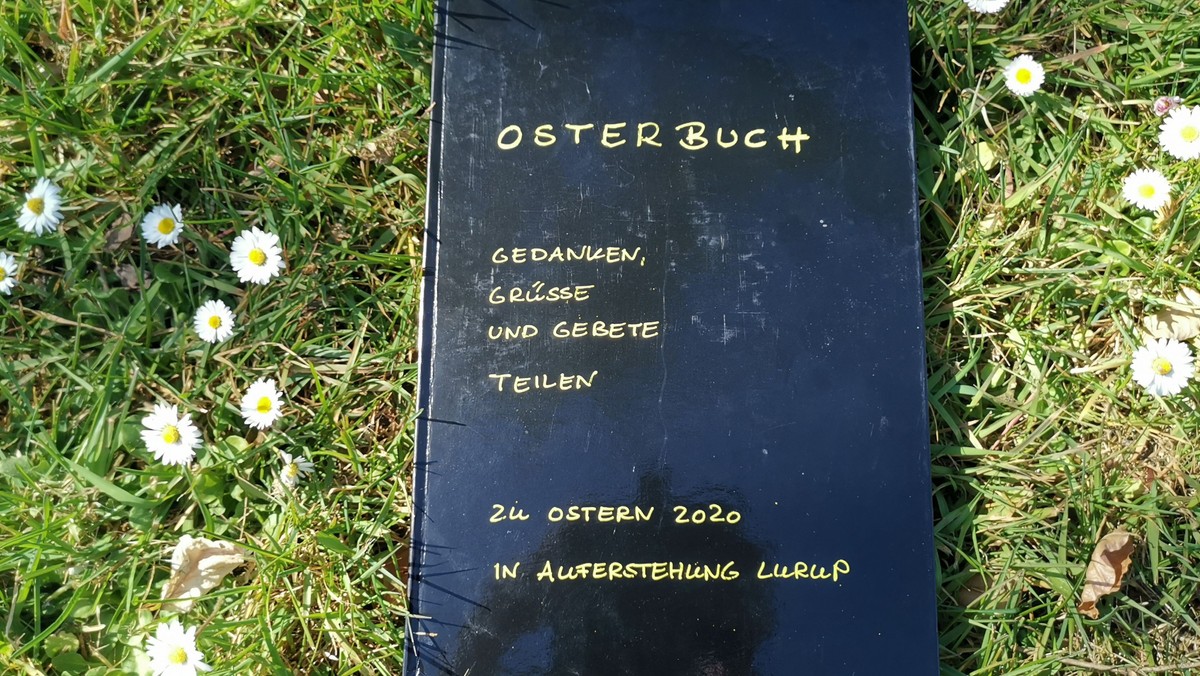 Blick in das Osterbuch