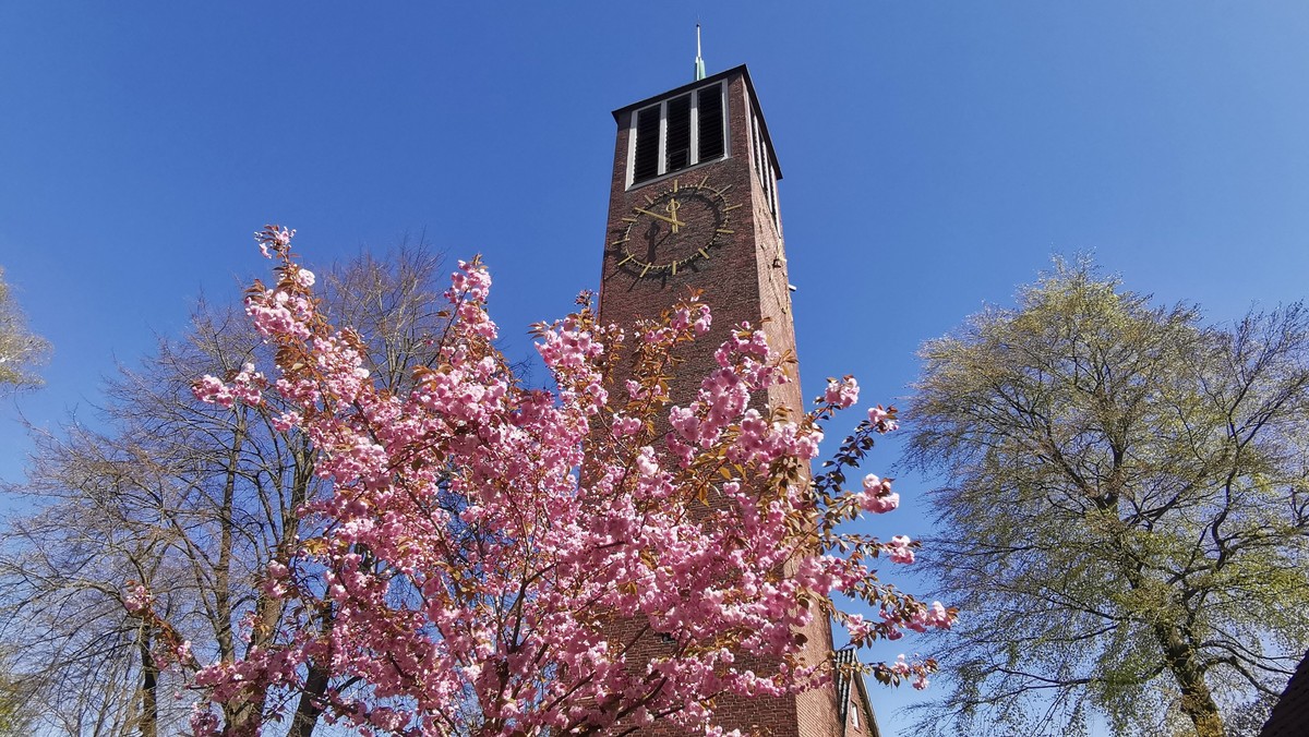 Sonntags um 11:00 wird wieder Gottesdienst gefeiert in der Auferstehungskirche