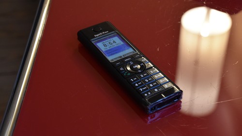 Hören Sie unsere Gottesdienste per Telefon: (0345) 483 418 004 und online!