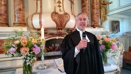 Hören Sie unsere Gottesdienste jetzt auch per Telefon: (0345) 483 418 004 und online!