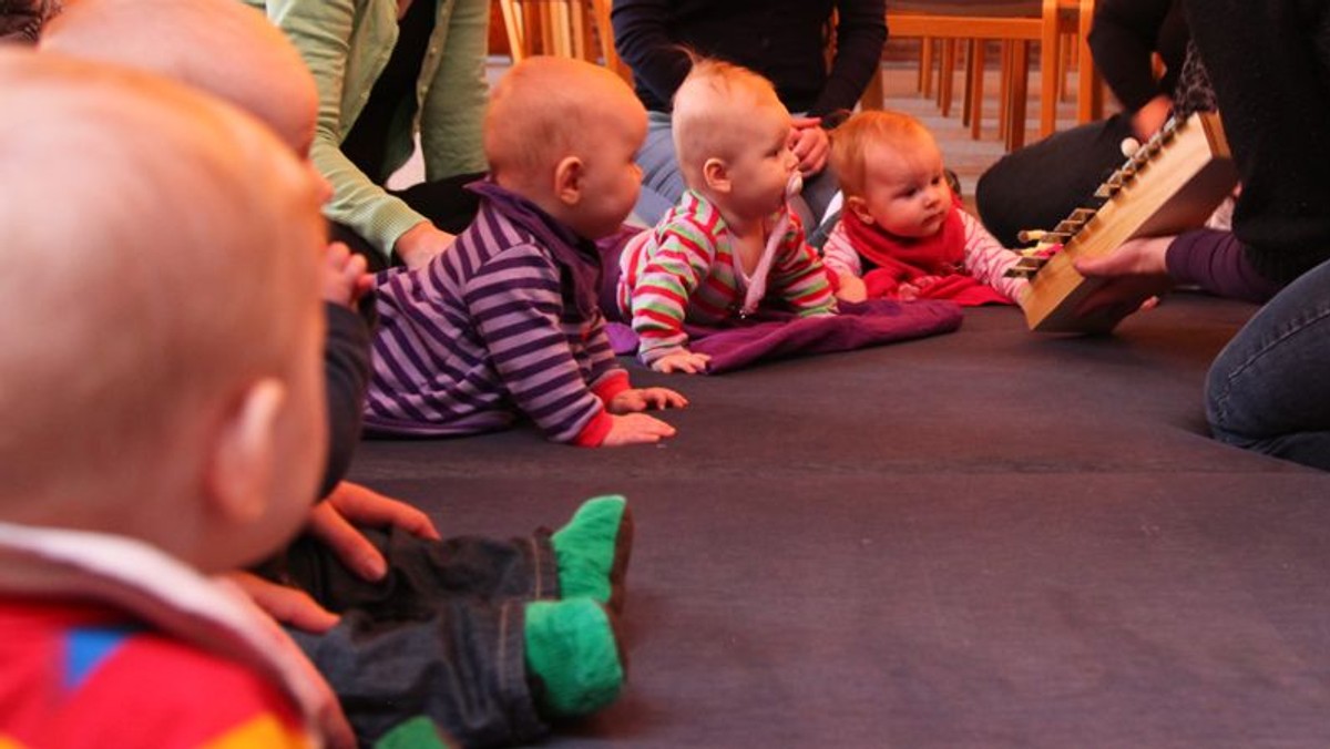 Babysalmesang og tumlingesang