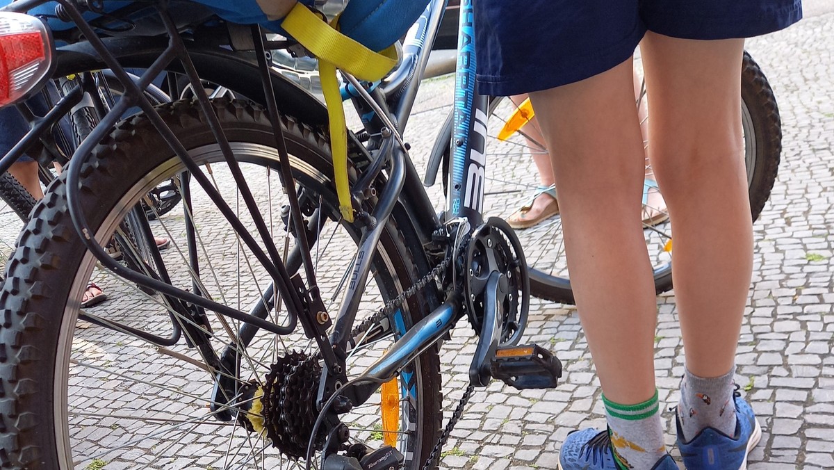 Sommerferienprogramm 2020- oder Kunstaktion auf der Langenscheidtbrücke für ein fahrradfreundliches und kindergerechtes Berlin!!!!