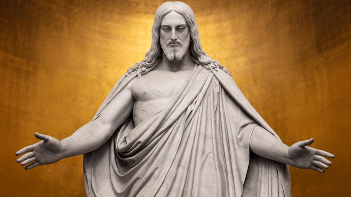 Statuen af Jesus med udstraktte arme.