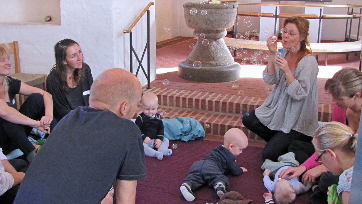 Babysalmesang og De små synger starter igen