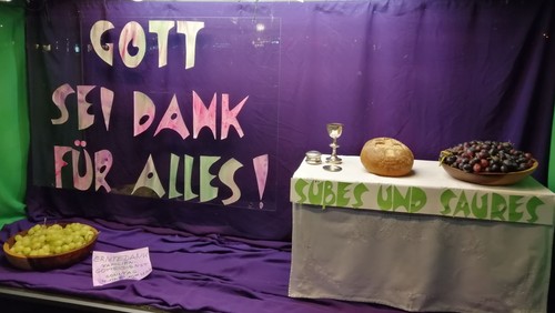 Unser Schaukasten zum Erntedank