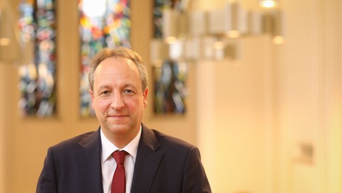Bischof Stäblein ruft zu Bekämpfung von Antisemitismus auf