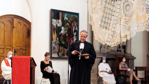 Kirche entschuldigt sich für Diskriminierung queerer Menschen