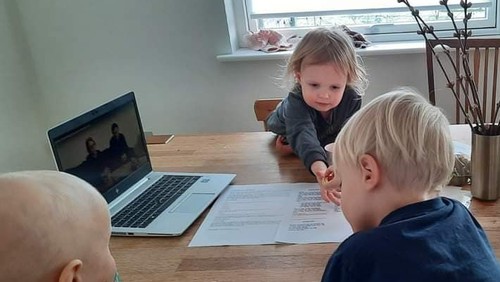 GUDSTJENESTE HJEMMEFRA