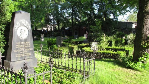 Führung über den Alten Zwölf-Apostel-Kirchhof am 16. Mai um 15:00 Uhr