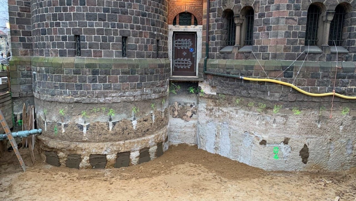 Unser Anbau an die Hochmeisterkirche - Teil 3: Aller Anfang ist schwer - Der Baubeginn