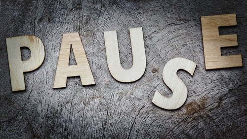 Schalt‘ die Welt auf Pause - Mehr Ruhe und Gelassenheit im Alltag - Onlineseminar