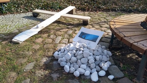 „Jesu Leiden“ – Kreuzweg im Kirchgarten
