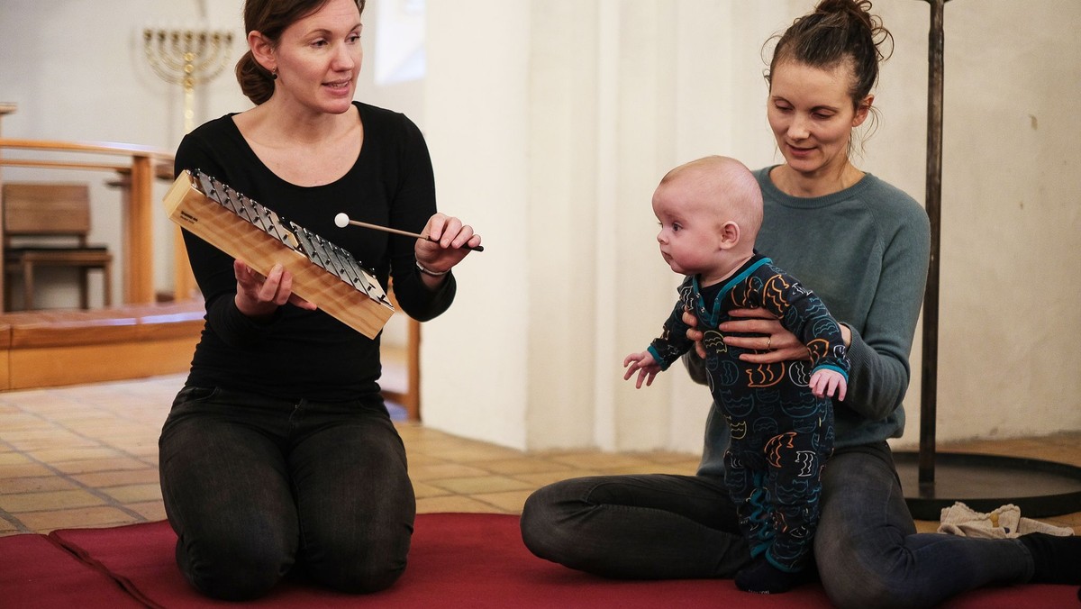 Mandag d. 3. maj starter nye babysalmesangshold i Brønshøj Kirke.